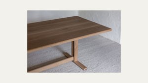 Tumby Table